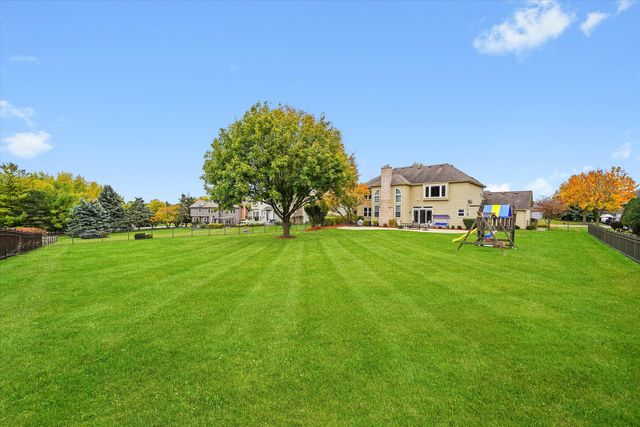 3520 Bunker Hill Drive, Algonquin, IL 60102