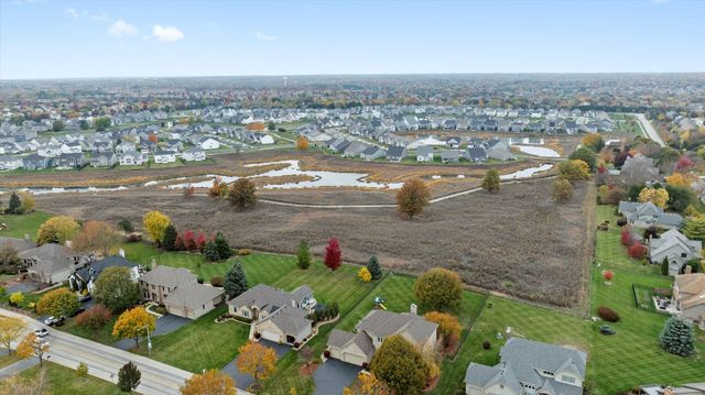 3520 Bunker Hill Drive, Algonquin, IL 60102