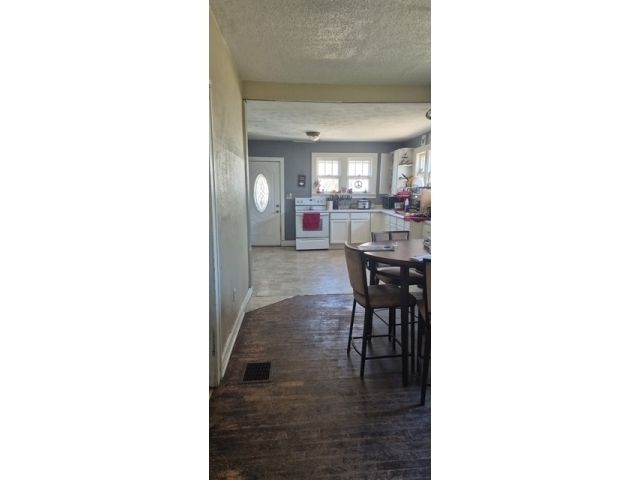 1208 W 3rd Street, Anderson, IN 46016