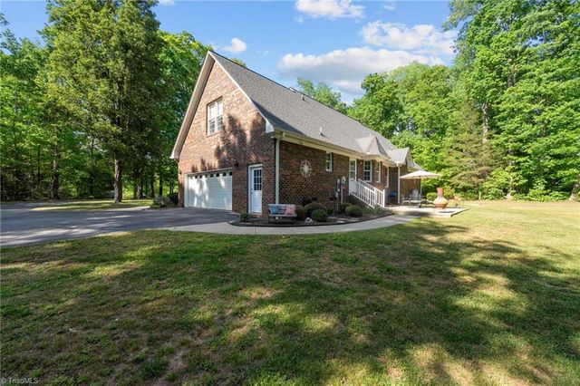 5812 Crimson Court, Mebane, NC 27302