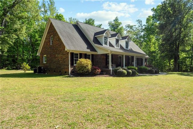 5812 Crimson Court, Mebane, NC 27302