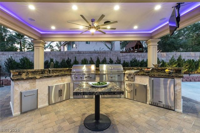 9020 Moss Creek Circle, Las Vegas, NV 89117