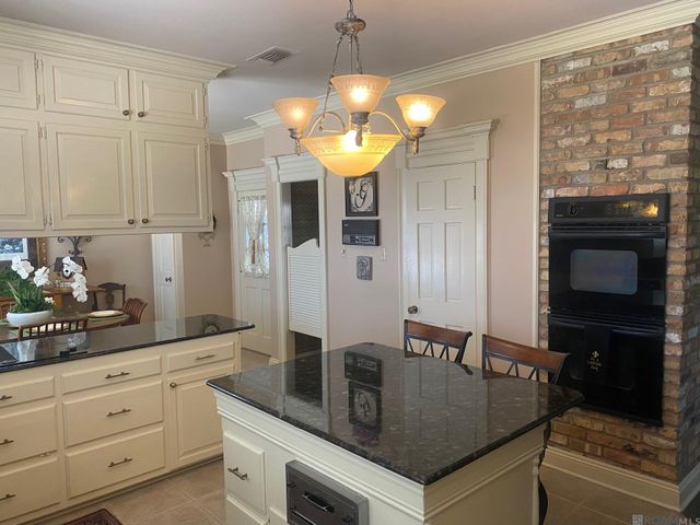 4420 Lake Limestone Dr, Baton Rouge, LA 70816