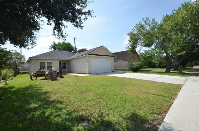 2203 Westwood Drive, Stafford, TX 77477