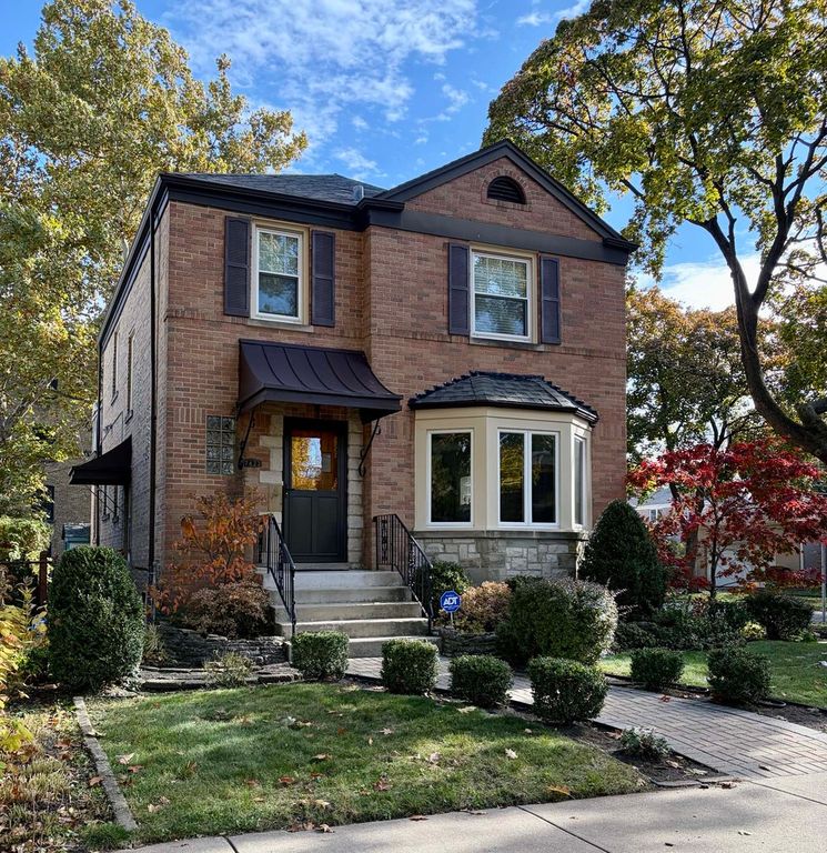 7433 N Washtenaw Avenue, Chicago, IL 60645