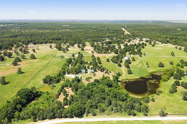 4658 W Diamond Oak Drive, Skiatook, OK 74070