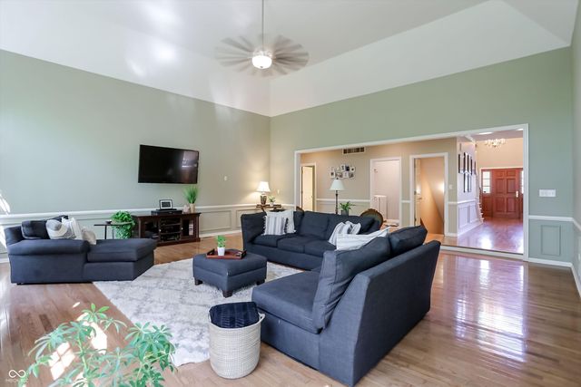 2835 Towne Drive, Carmel, IN 46032