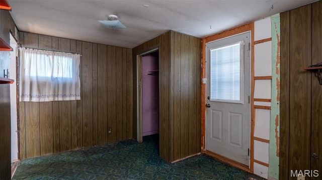 359 E Penning Avenue, Wood River, IL 62095
