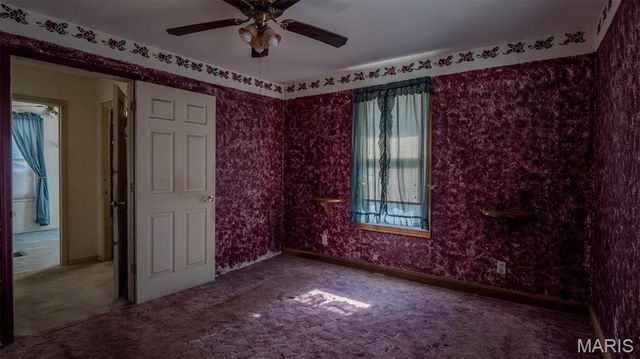 359 E Penning Avenue, Wood River, IL 62095