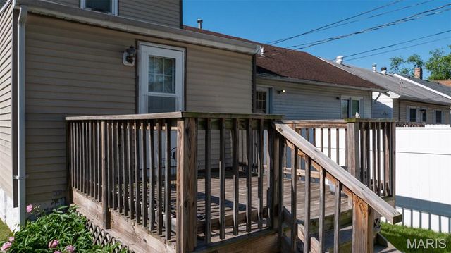 359 E Penning Avenue, Wood River, IL 62095