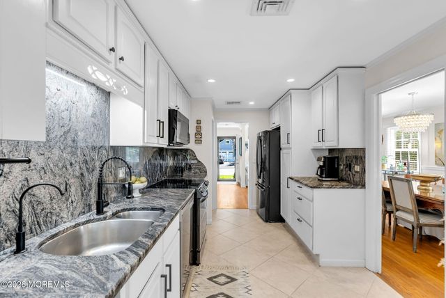 93 Spruce Drive, Fair Haven, NJ 07704