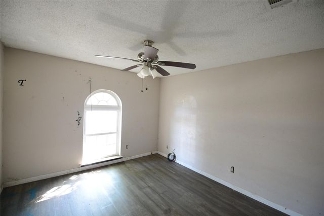 405 Bryan Drive, Crowley, TX 76036