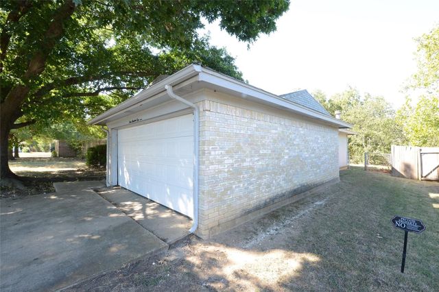 405 Bryan Drive, Crowley, TX 76036