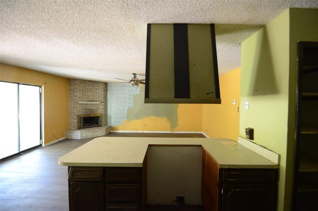 405 Bryan Drive, Crowley, TX 76036