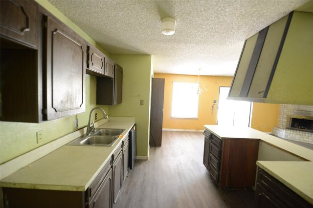 405 Bryan Drive, Crowley, TX 76036