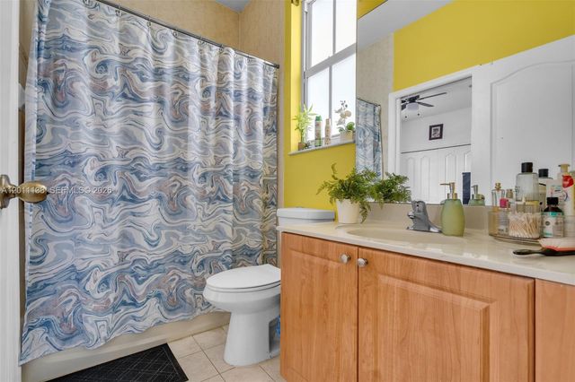 8031 W 36th Ave 1, Hialeah, FL 33018