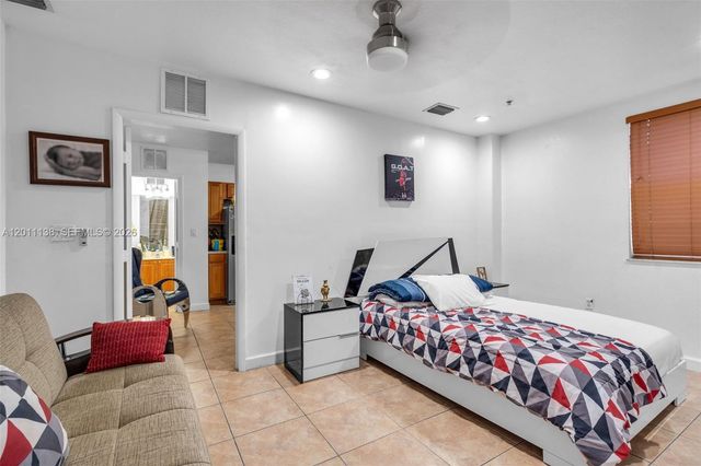 8031 W 36th Ave 1, Hialeah, FL 33018