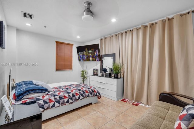 8031 W 36th Ave 1, Hialeah, FL 33018