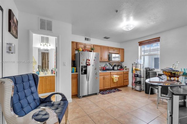 8031 W 36th Ave 1, Hialeah, FL 33018