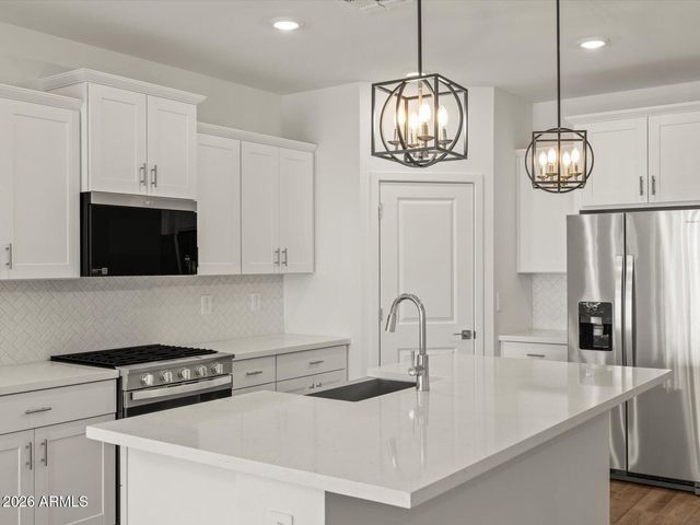 17656 W WOODLANDS Avenue, Goodyear, AZ 85338