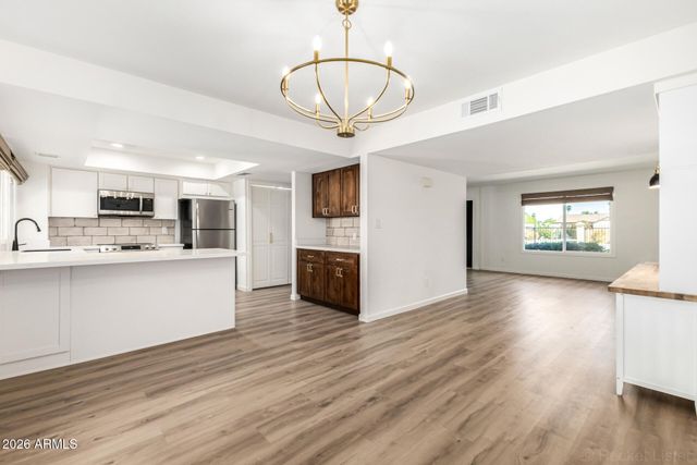 7804 N 47TH Avenue, Glendale, AZ 85301