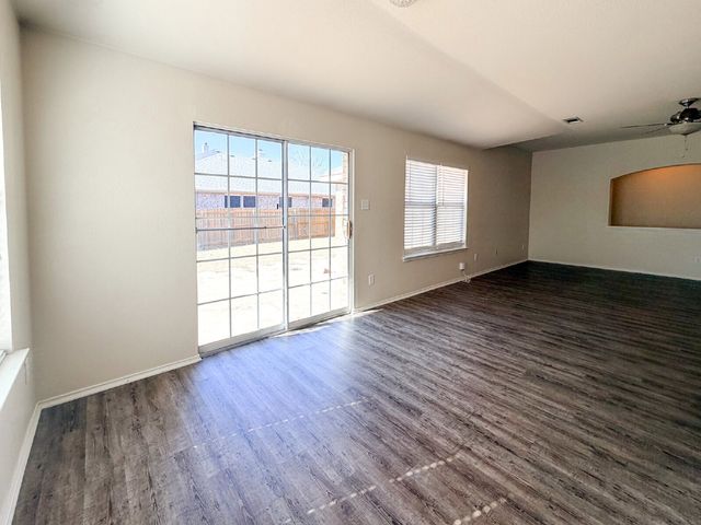 5353 Freestone Drive, Grand Prairie, TX 75052