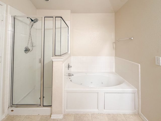 5353 Freestone Drive, Grand Prairie, TX 75052