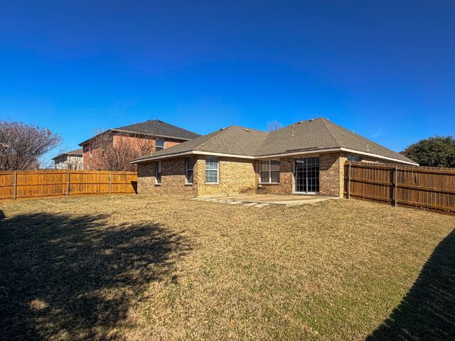 5353 Freestone Drive, Grand Prairie, TX 75052