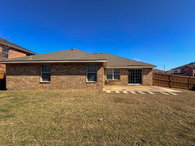 5353 Freestone Drive, Grand Prairie, TX 75052