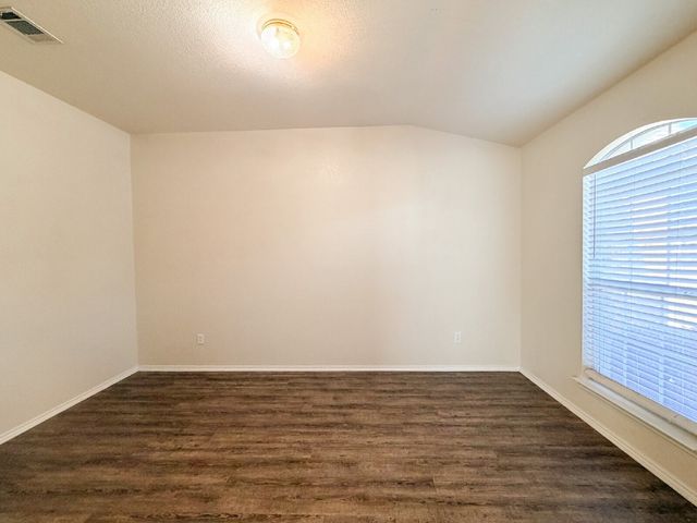 5353 Freestone Drive, Grand Prairie, TX 75052