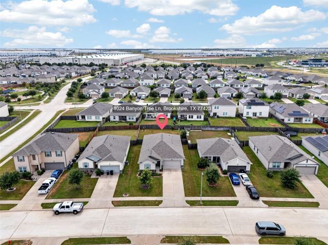 1024 Banyon Tree Lane, Brookshire, TX 77423