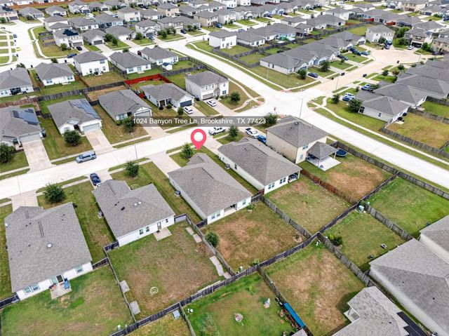 1024 Banyon Tree Lane, Brookshire, TX 77423