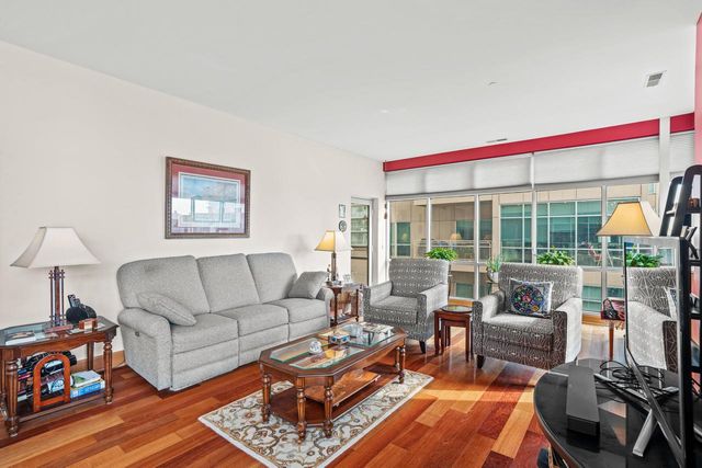 1550 E Royall PLACE #600, Milwaukee, WI 53202