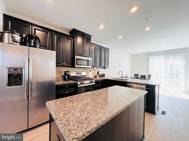 4637 TOWNE PARK RD, Suitland, MD 20746