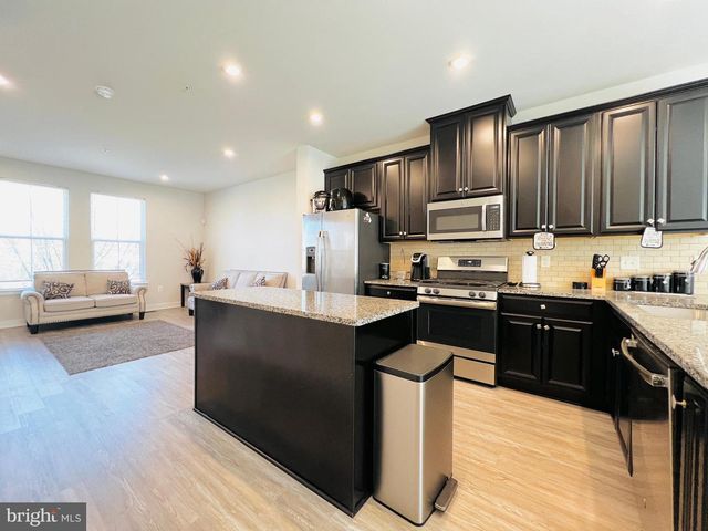 4637 TOWNE PARK RD, Suitland, MD 20746