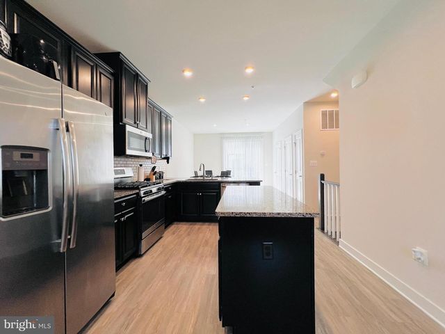 4637 TOWNE PARK RD, Suitland, MD 20746