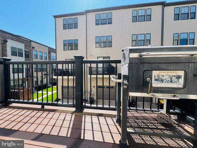 4637 TOWNE PARK RD, Suitland, MD 20746