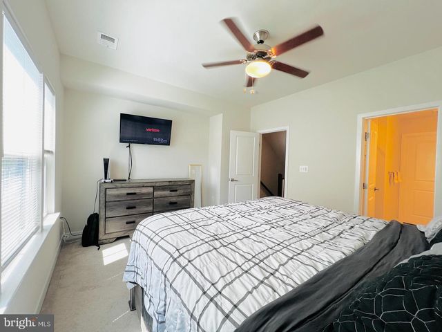 4637 TOWNE PARK RD, Suitland, MD 20746