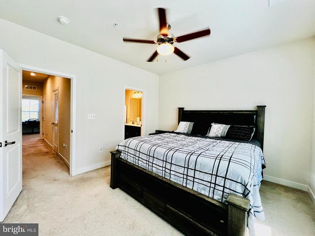 4637 TOWNE PARK RD, Suitland, MD 20746