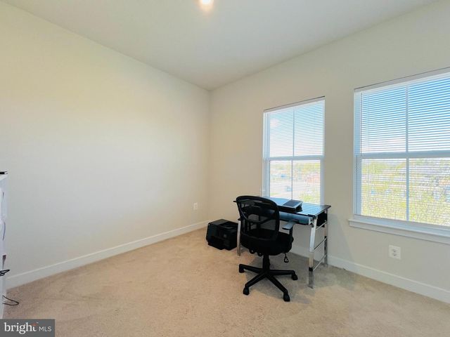 4637 TOWNE PARK RD, Suitland, MD 20746
