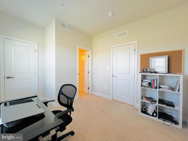 4637 TOWNE PARK RD, Suitland, MD 20746