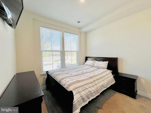 4637 TOWNE PARK RD, Suitland, MD 20746
