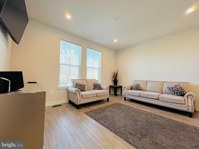 4637 TOWNE PARK RD, Suitland, MD 20746