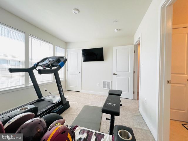 4637 TOWNE PARK RD, Suitland, MD 20746