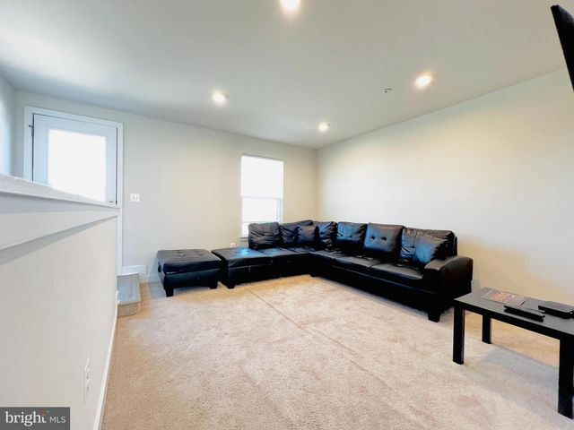 4637 TOWNE PARK RD, Suitland, MD 20746