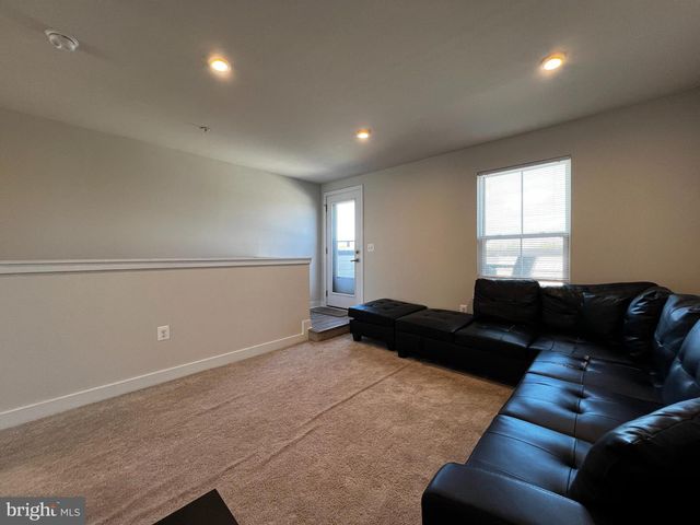 4637 TOWNE PARK RD, Suitland, MD 20746