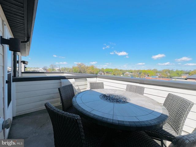 4637 TOWNE PARK RD, Suitland, MD 20746