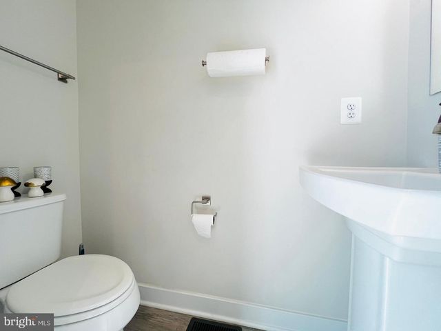 4637 TOWNE PARK RD, Suitland, MD 20746
