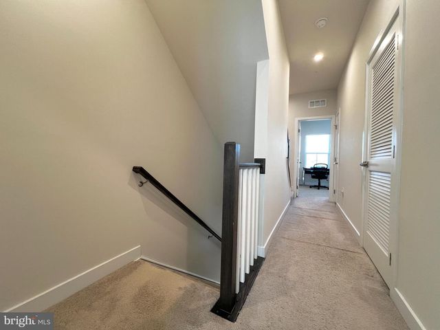 4637 TOWNE PARK RD, Suitland, MD 20746