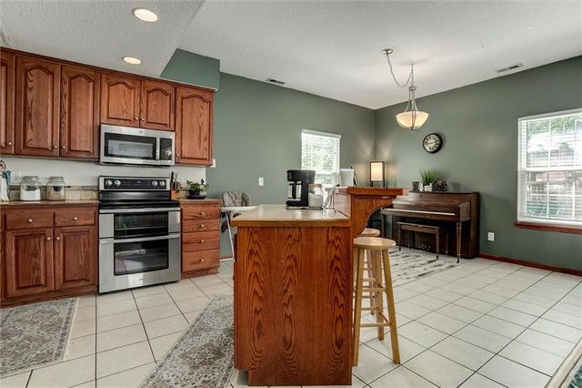 337 Illinois Street, Lawrence, KS 66044